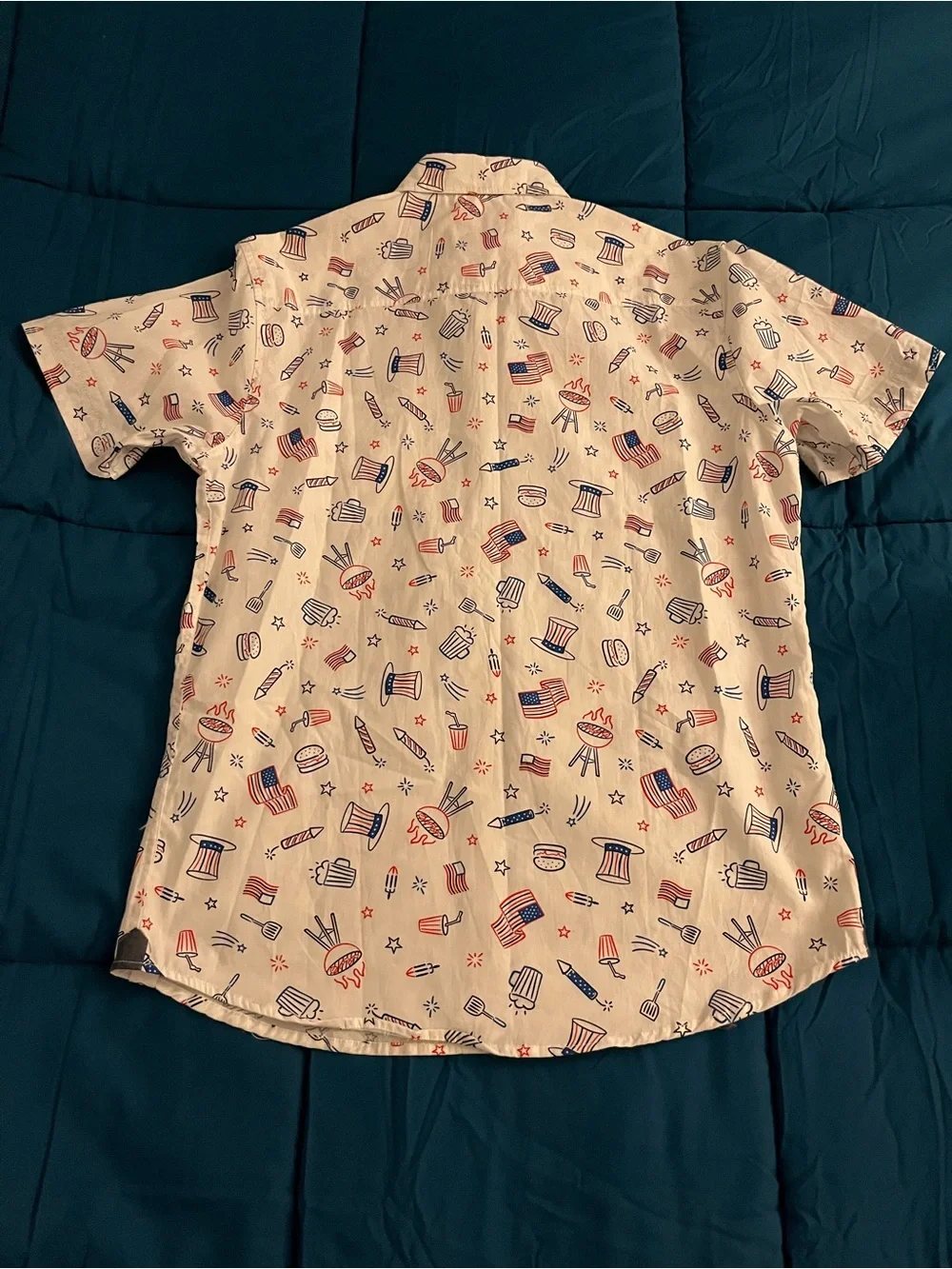 Free Planet Short-Sleeve Button-Down Shirt - White, Red, Blue Mens Size L NWT